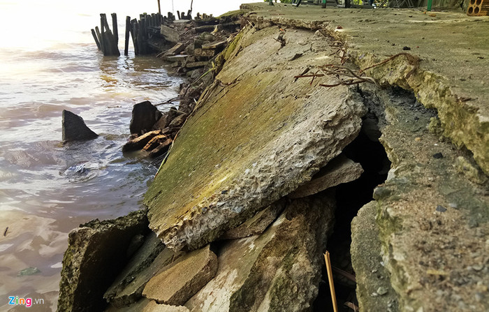 Hàng loạt căn nhà, khu chợ bị đổ ập xuống sông Đồng Nai Ảnh 14