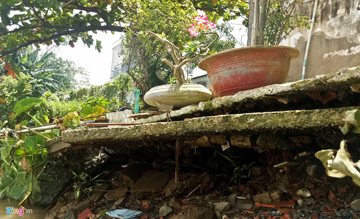 Hàng loạt căn nhà, khu chợ bị đổ ập xuống sông Đồng Nai Ảnh 15