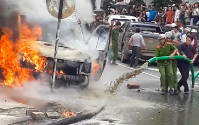 Dùng xe hút bể phốt chữa cháy ở Sa Pa: Lãnh đạo địa phương và chủ xe nói gì? Ảnh 2