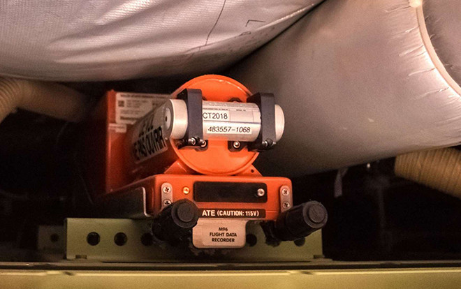 Sau bao năm tôi mới biết 'hộp đen' trên máy bay không được sơn màu đen Ảnh 2