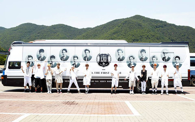 Đọ xe chuyên dụng đón đưa các nhóm nhạc K-Pop: người siêu xe gây choáng, kẻ giản dị bất ngờ Ảnh 2