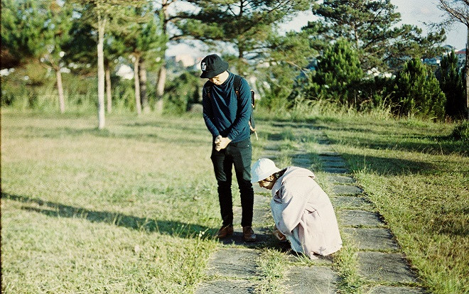 Chỉ vì chụp ảnh cưới bằng phim quá giản dị, lại còn 'cười toe toét', cặp đôi này đã suýt bị bố mẹ giận Ảnh 2