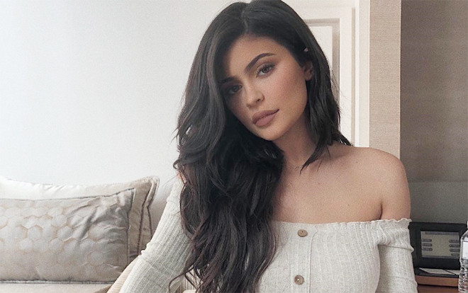 Thời trang ai nhìn cũng thích nhưng ít ai dám mặc của nữ tỷ phú đô la Kylie Jenner Ảnh 2