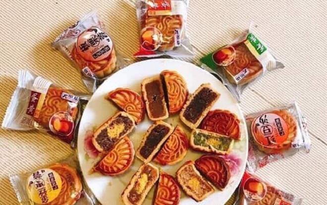 Tràn ngập bánh trung thu Trung Quốc 2.200 đồng/chiếc, hạn sử dụng tới nửa năm Ảnh 2