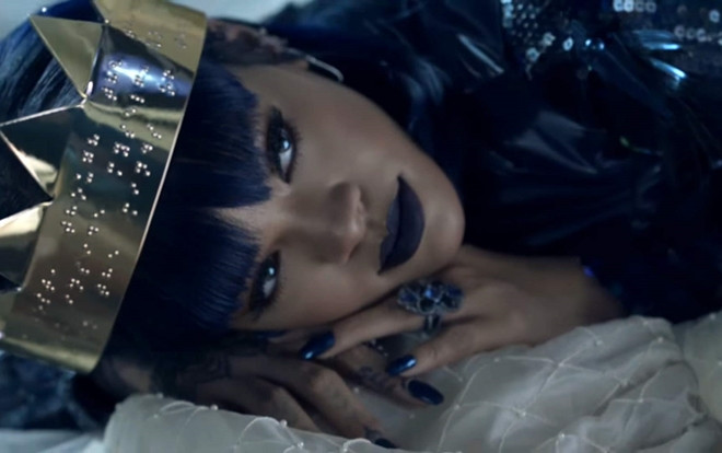 Ai từng dè bỉu 'beauty blogger' Rihanna lơ là làm nhạc thì chuẩn bị nhận một lúc… 2 album từ cô nàng nhé! Ảnh 2