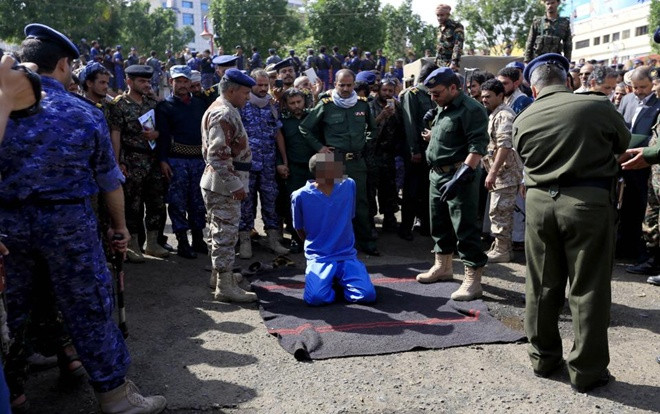 Xử tử, treo xác công khai tội phạm ấu dâm để răn đe Ảnh 2