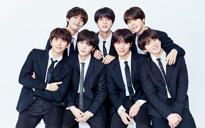 Choáng váng với những món quà công nghệ BTS nhận được từ fan, phản ứng của BTS khiến ai cũng bất ngờ Ảnh 2