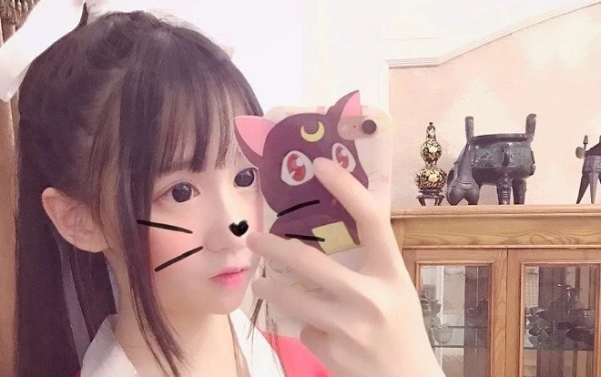 'Hot girl Tik Tok Trung Quốc' nửa triệu followers bị bóc mẽ mặt giả, gia thế giả Ảnh 2