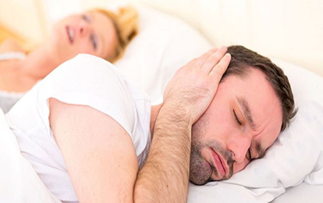 Khốn đốn với tiếng ngáy 'như xe máy nổ' của vợ, chồng gọi cảnh sát cầu cứu Ảnh 2