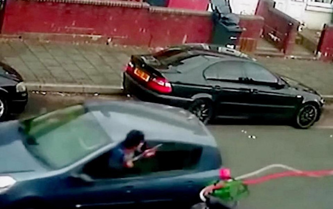 Kinh hoàng pha rượt đuổi, nổ súng trên đường như phim hành động Ảnh 2