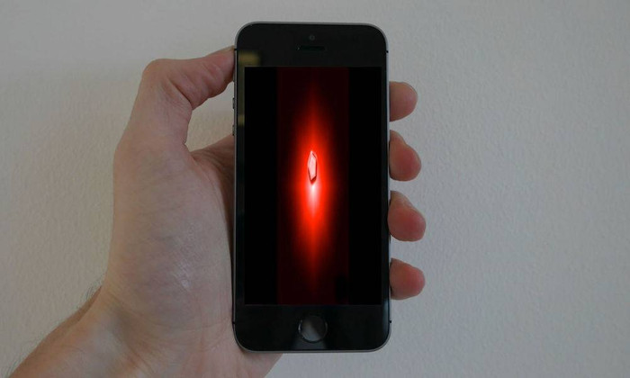 Với ứng dụng 999 USD này, tất cả những gì nó hiển thị là một viên kim cương đỏ. Nhấn vào viên kim cương này, người dùng nhận được thông điệp tạm dịch là “tôi giàu có, tôi xứng đáng, tôi rất giỏi, khoẻ mạnh và thành công.” Ảnh: CultofMac