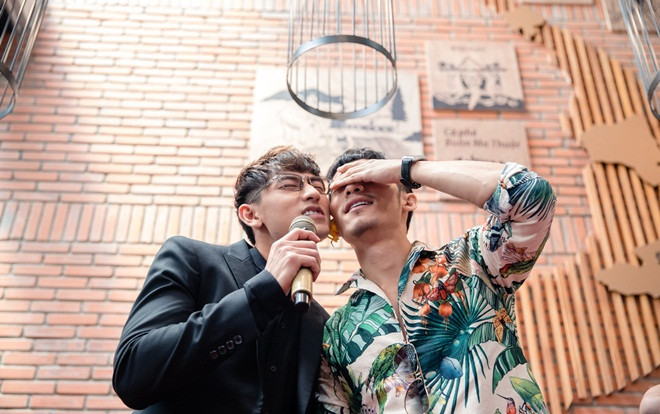 Thừa nhận 'gạ gẫm' Liên Bỉnh Phát, Isaac vẫn bị bạn diễn 'bóc phốt' không ngừng Ảnh 2