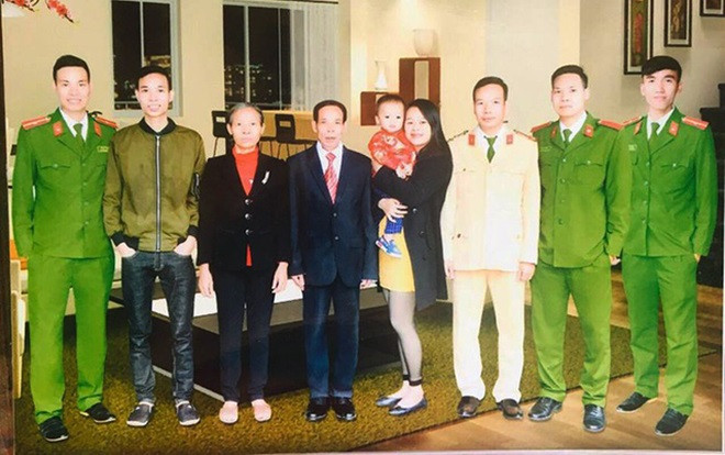 5 anh em trong một gia đình nghèo đều lần lượt đậu vào lực lượng vũ trang Ảnh 2