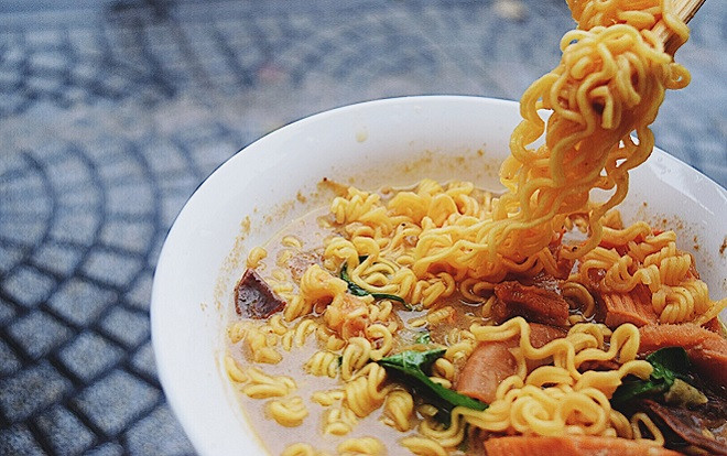 Những món ăn dưới 25k đảm bảo 'ngon, bổ, rẻ' trước cổng trường, được học sinh vô cùng ưa chuộng Ảnh 2