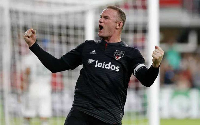 Rooney lại lập siêu phẩm sút phạt khiến nhiều fan ngất ngây Ảnh 2