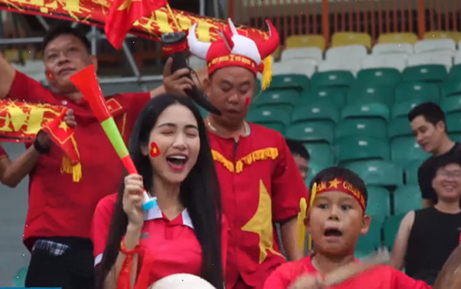 Công Phượng dự bị, Hòa Minzy thổi kèn cổ vũ Olympic Việt Nam Ảnh 2