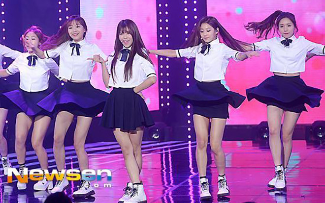 Không phải Blackpink, Red Velvet hay Twice, đây mới là stylist được fan Kpop khen ngợi hết lời Ảnh 2