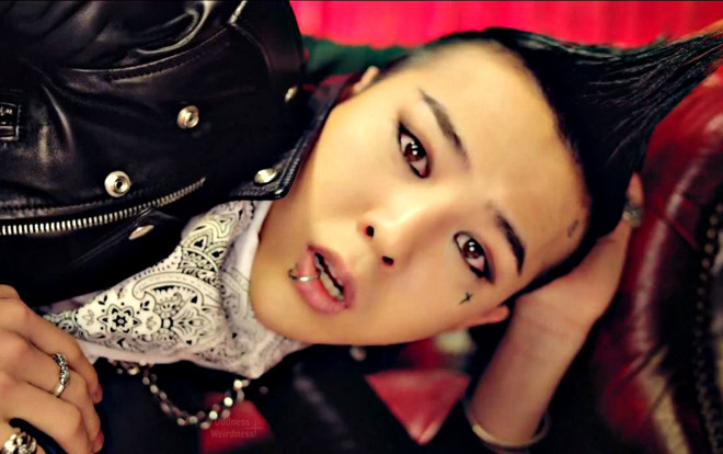 G- Dragon độc đáo 'quái dị' nhưng lúc nào cũng khiến giới trẻ phát cuồng Ảnh 2
