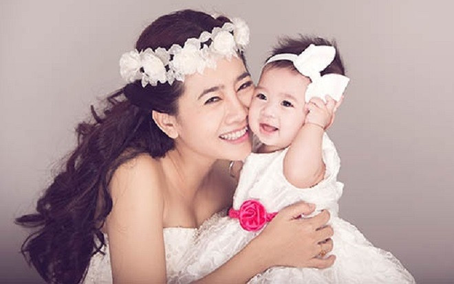 Dân mạng xúc động chia sẻ lại những giây phút ngọt ngào của Mai Phương và con gái trước khi bị ung thư Ảnh 2