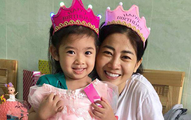 Sinh nhật đặc biệt của con gái Mai Phương trong bệnh viện cùng mẹ Ảnh 2