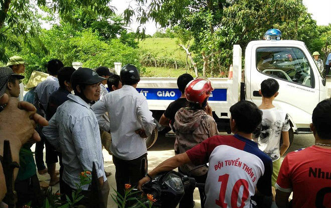 Chui dưới gầm, bé gái 16 tháng tuổi bị xe công trình cán tử vong Ảnh 2