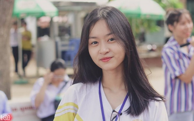 Ngày nhập học mới thấy các nữ sinh lớp 10 bây giờ cũng sở hữu nhan sắc không phải dạng vừa đâu! Ảnh 2