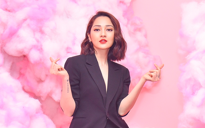 Bảo Anh tiếp tục 'tô hồng' năm 2018 của bản thân bằng việc 'đá chéo sân' với vai trò 'mới toanh' Ảnh 2