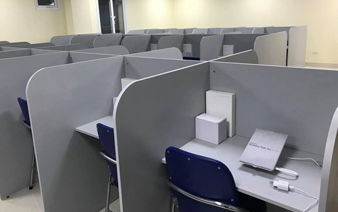 Trường người ta: Đi học điểm danh bằng vân tay, thi hết môn mỗi người dùng 1 máy tính bảng siêu 'xịn mịn' Ảnh 2