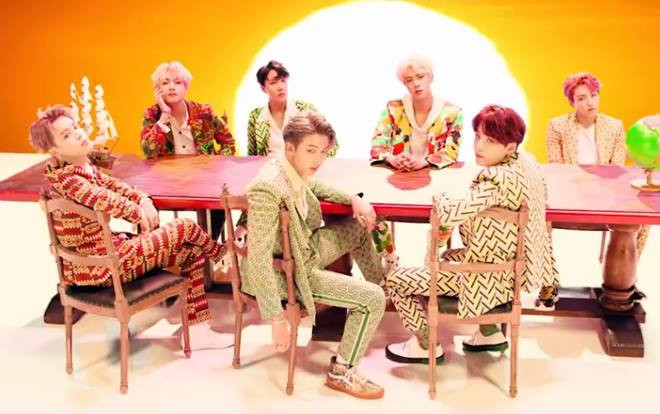 MV BTS 'Idol' chính thức xuất xưởng: Nhạc hay, nhảy đẹp nhưng vẫn khiến fan… hú hồn Ảnh 2