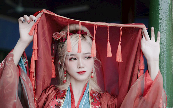 Hóa thân thành mỹ nhân Điêu Thuyền đẹp 'nghiêng nước nghiêng thành', nữ cosplayer khiến nhiều người 'đổ gục' Ảnh 2