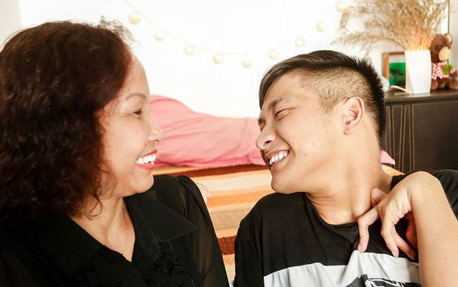 ‘Đã bao giờ mẹ được ngủ ngon chưa?’ - Câu hỏi khiến bao người thổn thức và bật khóc ngon lành Ảnh 2