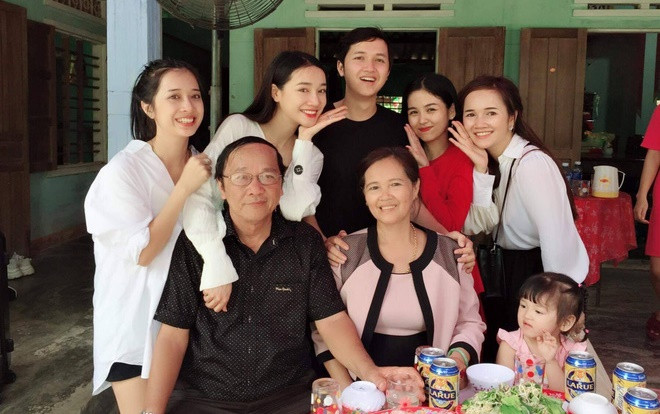 Chia sẻ sau lễ đính hôn, thế nhưng Nhã Phương không hề nhắc tới Trường Giang Ảnh 2