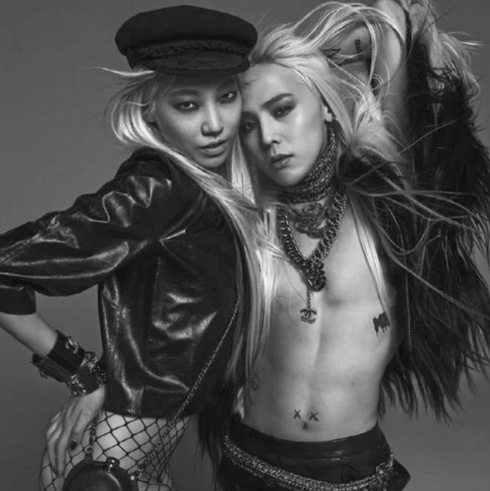 Hình ảnh trên Vogue của G-Dragon có một điểm thiếu sót lớn. Gợi ý: Bạn hãy để ý phần ngực của nam ca sỹ này nhé! Ảnh: Koreaboo