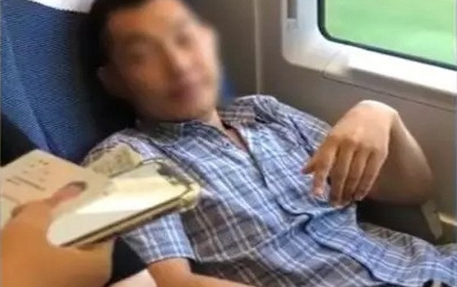 Trơ trẽn chiếm ghế người khác còn già mồm, nam hành khách bị cấm tàu vĩnh viễn Ảnh 2