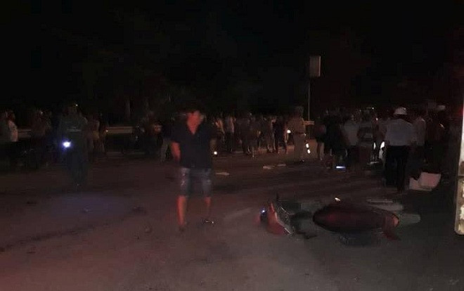 Xe tải lao vào nhóm người đang xem nạn nhân bị tai nạn, 6 người thương vong Ảnh 2