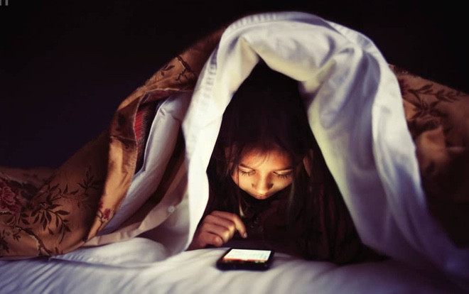 Bỏ ngay những thói quen sau đây nếu bạn không muốn làn da nhăn nheo, chảy xệ Ảnh 2