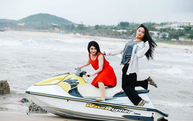 Nữ du khách ngổ ngáo, chị cano hung tợn cùng câu nói 'tiền cano của em 300' chính là những thứ đang viral nhất hôm nay! Ảnh 2