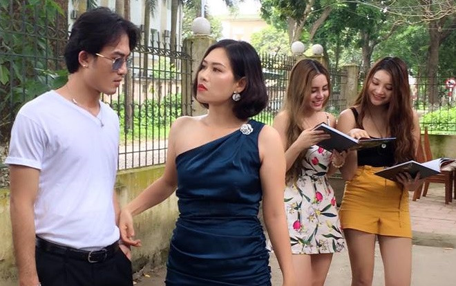 Đừng bỏ lỡ: Phiên bản ‘Người hãy quên em đi’ do chị Nguyệt thảo mai dạy ‘team’ Quỳnh búp bê ‘thả thính’ Ảnh 2