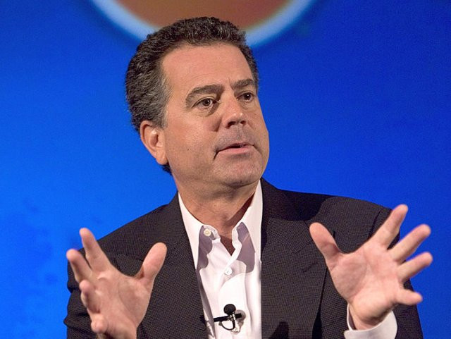 Ed Colligan, CEO Palm: “Chúng tôi đã học hỏi và vất vả vài năm mới có thể tìm ra cách làm một chiếc điện thoại đủ tốt. Những gã đến từ thị trường máy tính kia sẽ chẳng tìm ra cách nào cả đâu.”