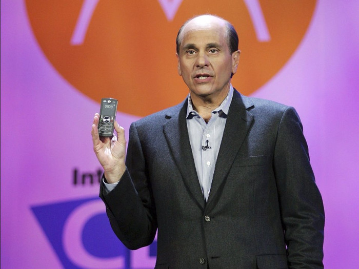 Ed Zander, cựu CEO Motorola, khi được hỏi về cách Motorola sẽ đối đầu với iPhone: “Họ sẽ đối đầu với chúng tôi như thế nào?”
