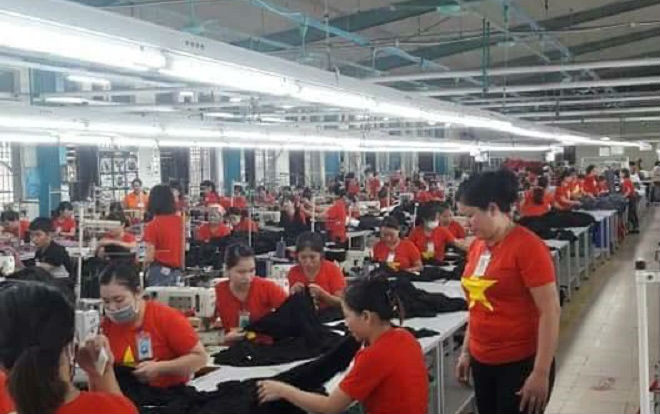 Hàng loạt công ty, doanh nghiệp cho nhân viên nghỉ việc cổ vũ đội tuyển Olympic Việtnam đá bán kết ASIAD Ảnh 2