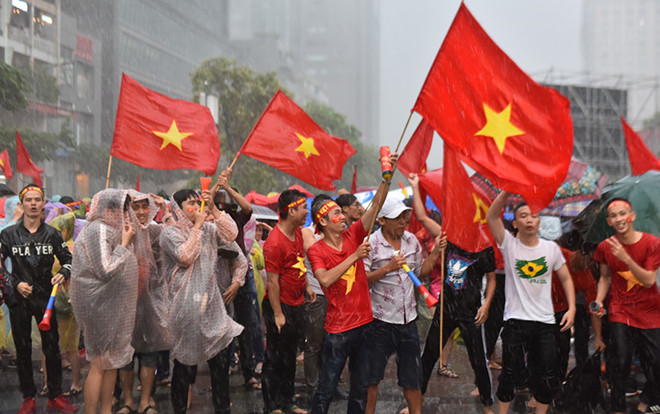 Đây là lý do người hâm mộ vẫn thích 'đi bão' ngay cả khi Olympic Việt Nam thua trận Ảnh 2