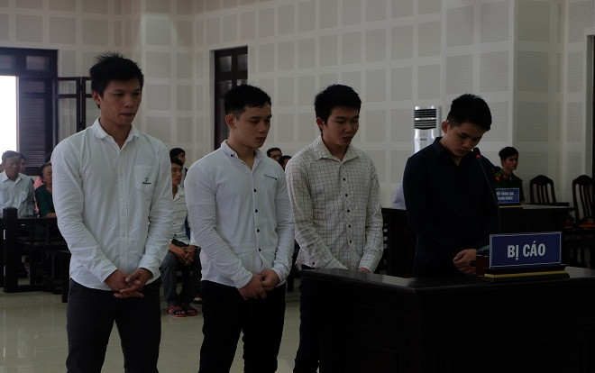 Chủ quán bánh canh xúi con trai 'truy sát' nhóm thanh niên vì hiểu nhầm con gái bị chọc ghẹo Ảnh 2