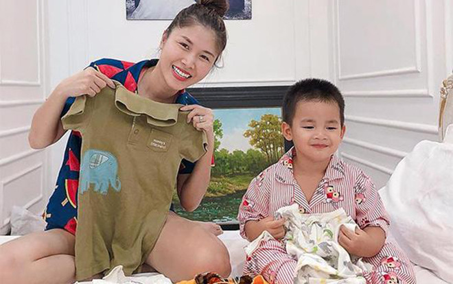 Hotmom Thuỷ Anh vợ Đăng Khôi bất ngờ bị chỉ trích hứa tặng quần áo cũ của con nhưng…không tặng Ảnh 2