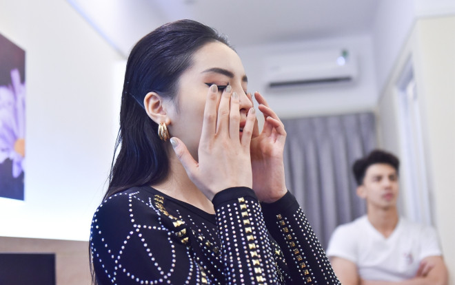 Dù được mệnh danh 'nữ hoàng vedette' nhưng HLV Kỳ Duyên vẫn thất bại trong thử thách chụp ảnh Ảnh 2