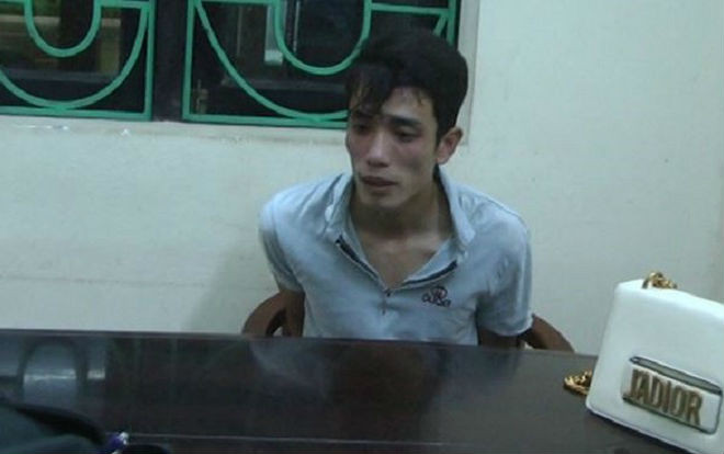 Đi làm về ban đêm, cô gái bị 2 tên cướp giật túi xách Ảnh 2