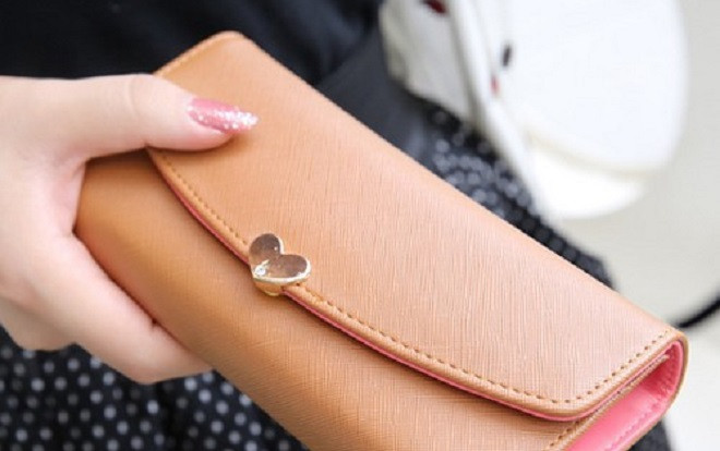 Chị gái bực vì đã nuôi em gái học Đại học lại còn bị em rút trộm tiền, hội chị em nhao nhao bày cách trị Ảnh 2