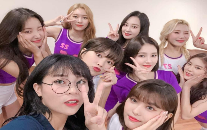 MisThy 'đọ' nhan sắc xinh đẹp với nhóm nhạc nữ Momoland Ảnh 2