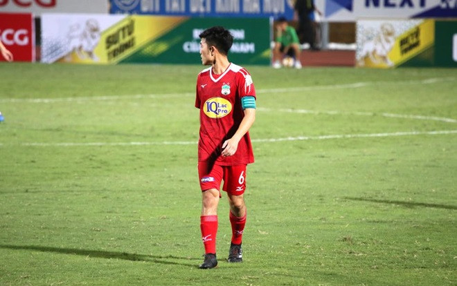 'Soái ca' có trình độ ngoại ngữ nổi bật Lương Xuân Trường - 'Phiên dịch viên' không lương nhưng cực giỏi của U23 Việt Nam Ảnh 2