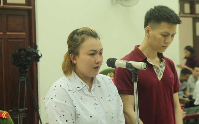 Vụ bạo hành bé trai 10 tuổi gãy 5 xương sườn: Tuyên phạt người cha và mẹ kế hơn 11 năm tù Ảnh 2